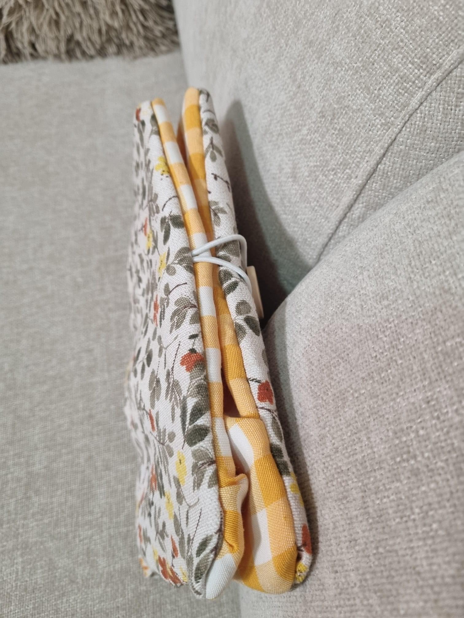 Neceser floral plegable con goma de cierre
